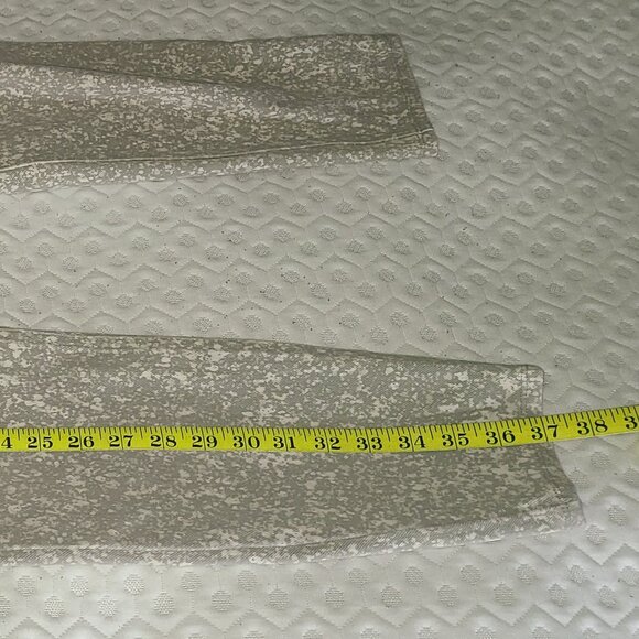 SPANX® SMALL ANKLE JEAN-ISH LEGGINGS WITH GRAY & CREAM MIX PATTERN - SIZE LARGE - Picture 14 of 16